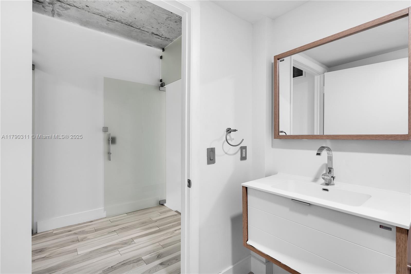 690 SW 1st Ct #2124, Miami FL 33130