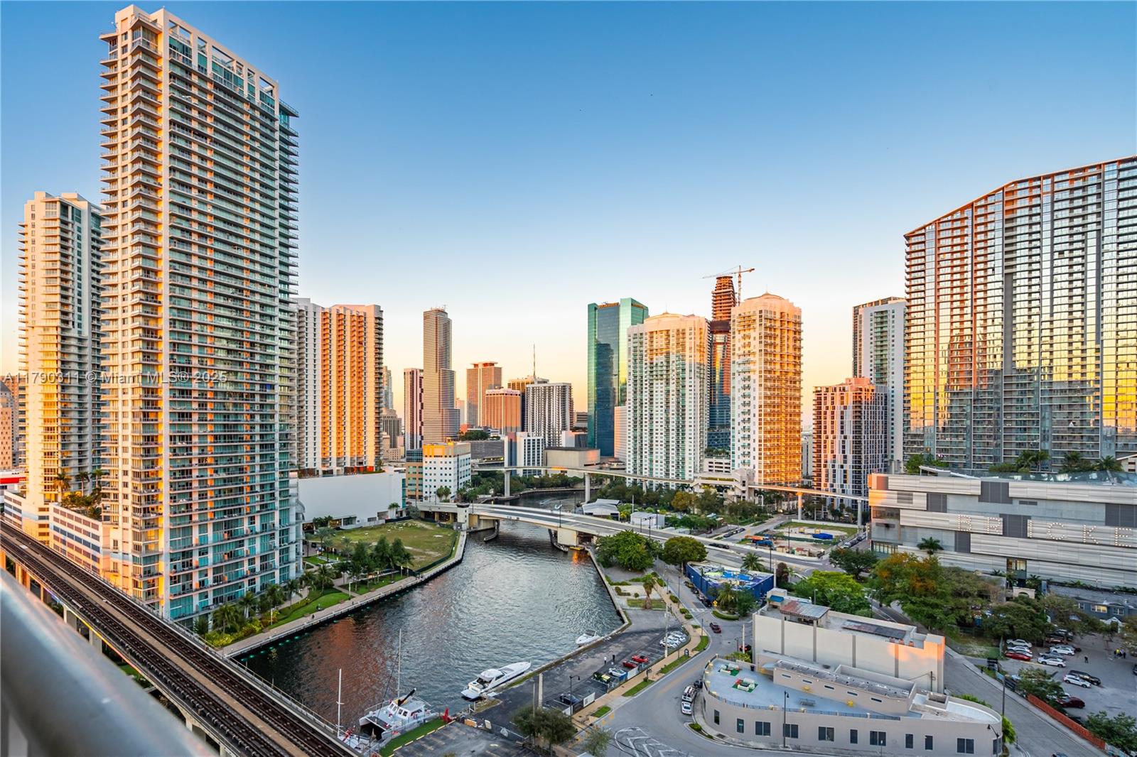 690 SW 1st Ct #2124, Miami FL 33130