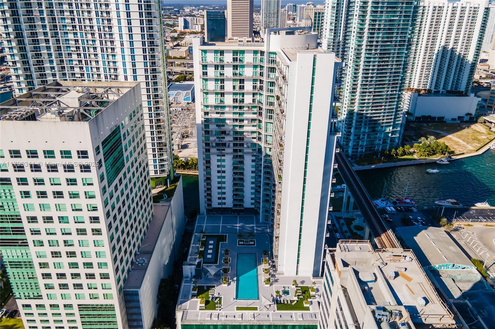 690 SW 1st Ct #2124, Miami FL 33130