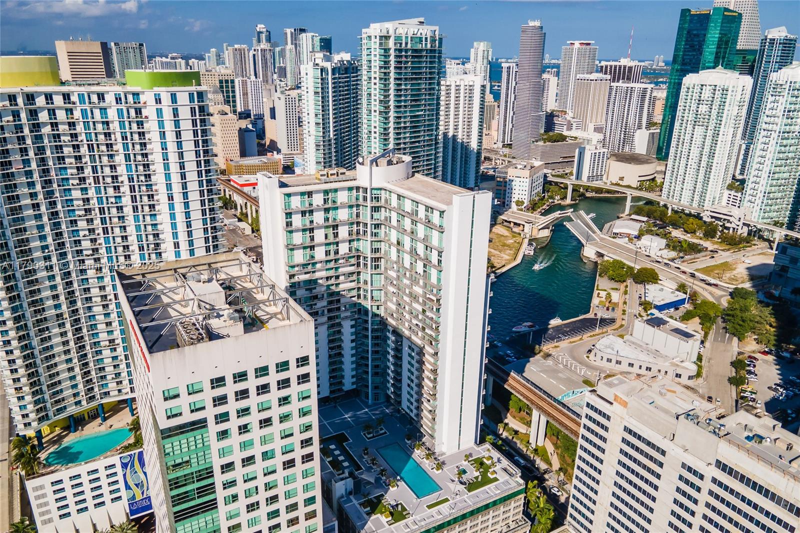 690 SW 1st Ct #2124, Miami FL 33130
