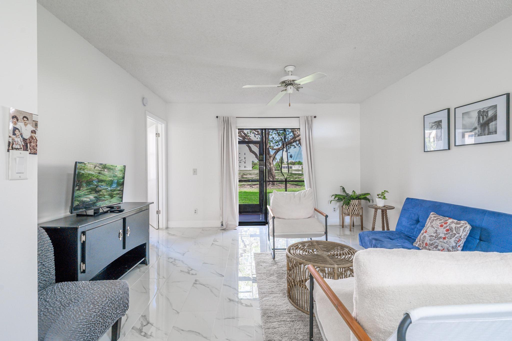 Sunrise Lakes Phase 421