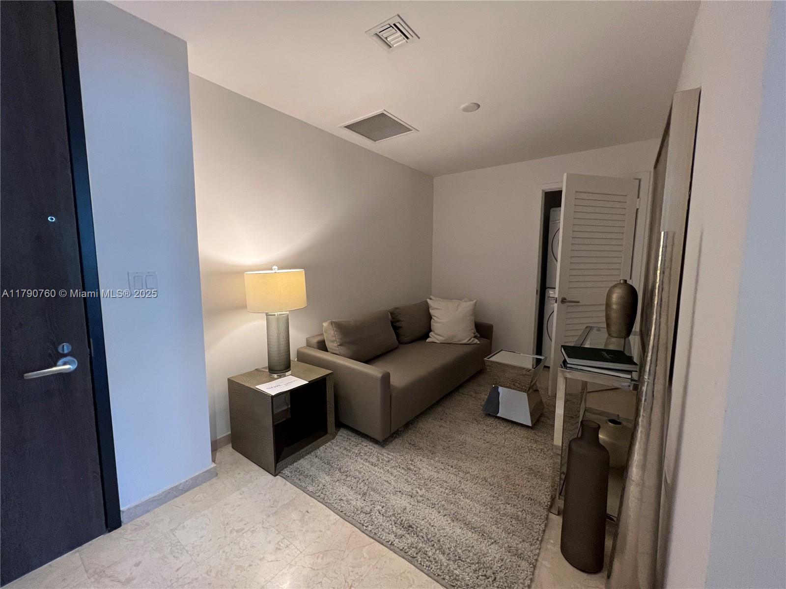 88 SW 7th St #1610, Miami FL 33130