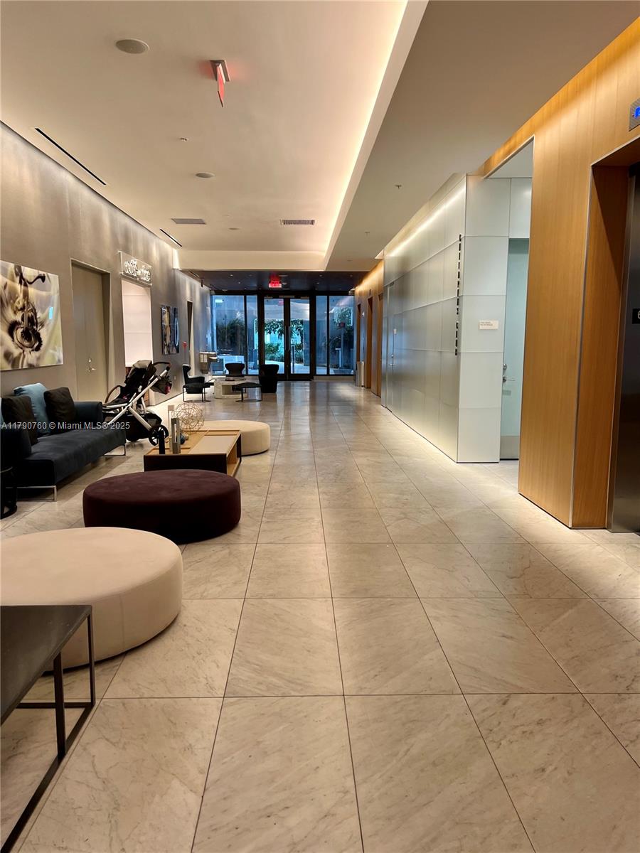 88 SW 7th St #1610, Miami FL 33130