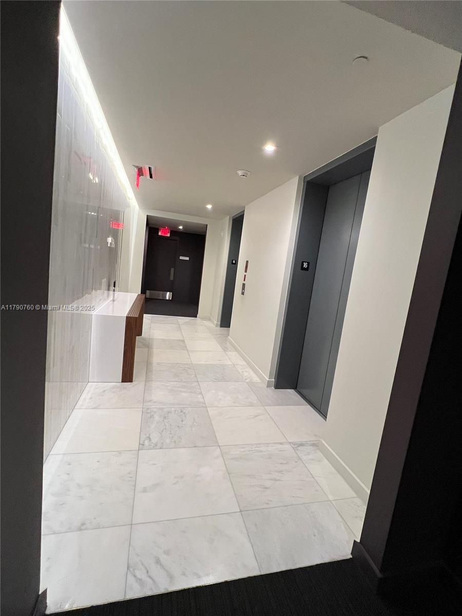 88 SW 7th St #1610, Miami FL 33130