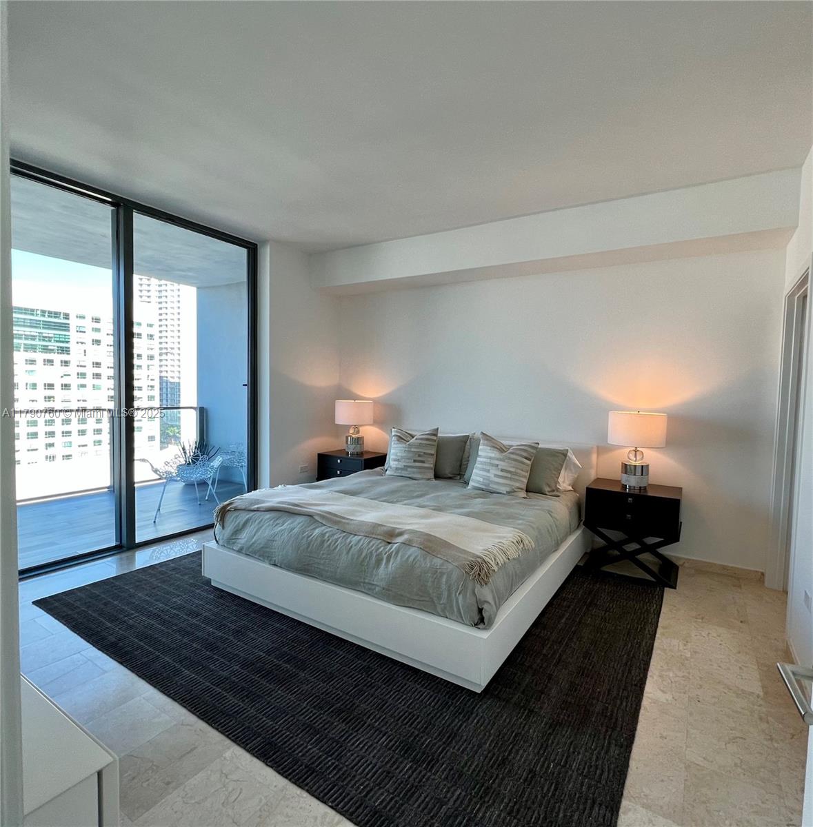88 SW 7th St #1610, Miami FL 33130