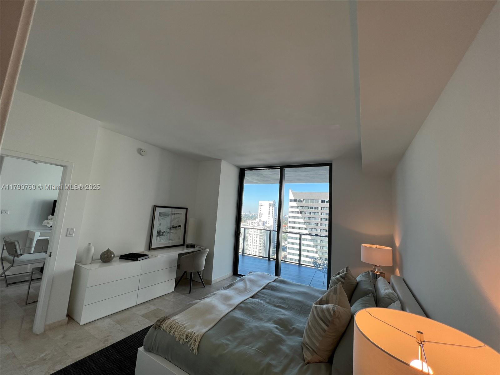 88 SW 7th St #1610, Miami FL 33130