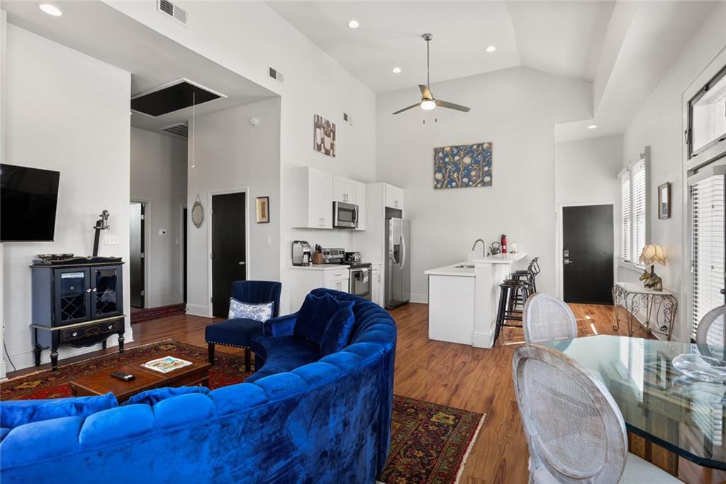 837-839 Jackson Avenue