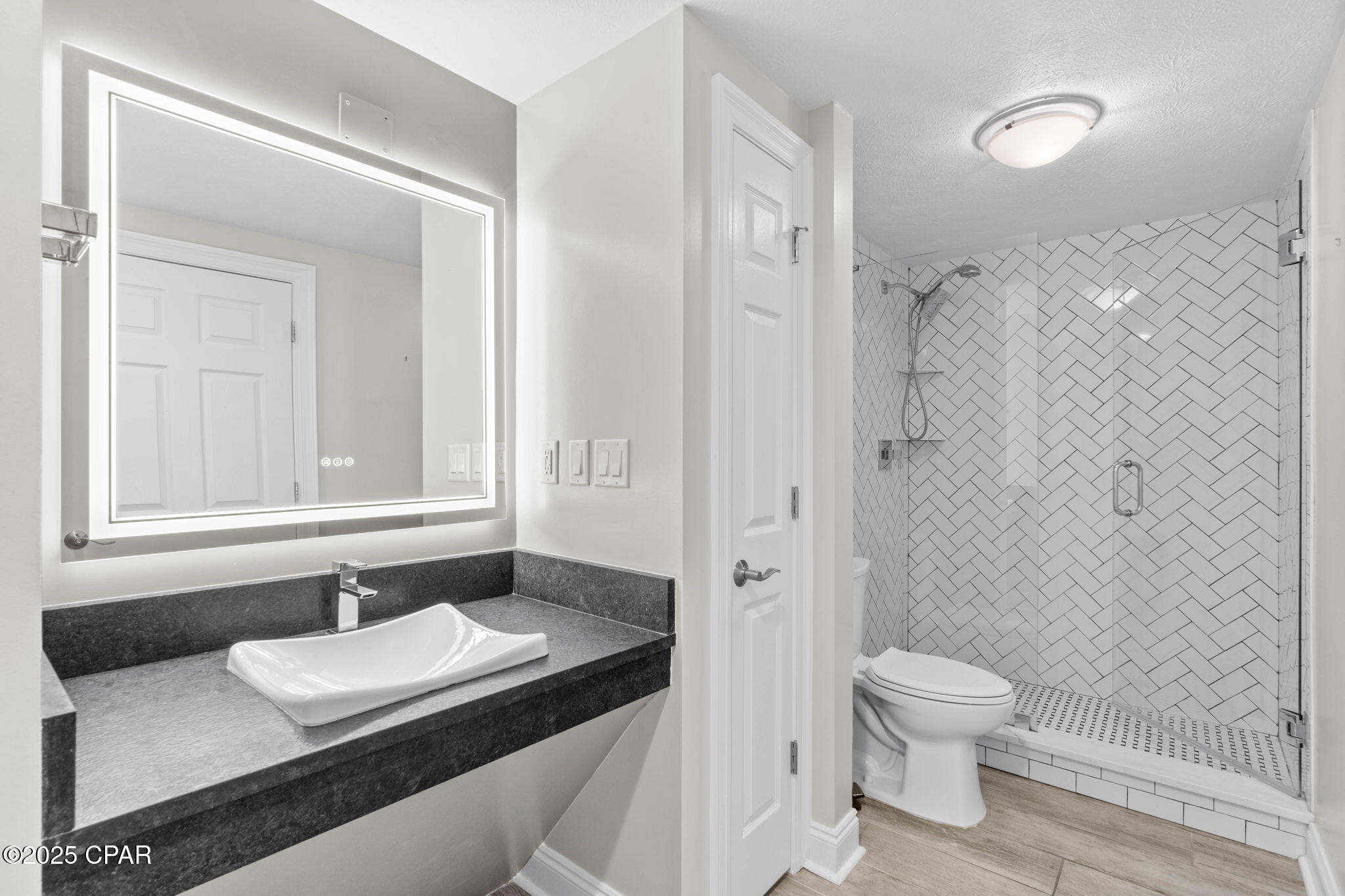 Image 10 For 5004 Thomas Drive 1811