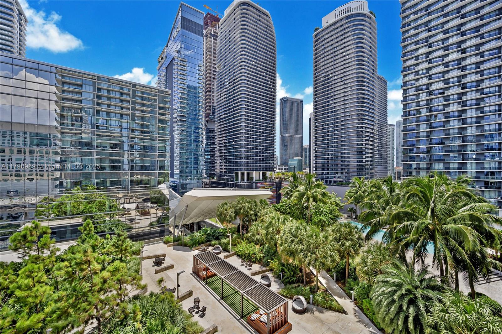Condo for Sale in Miami, FL