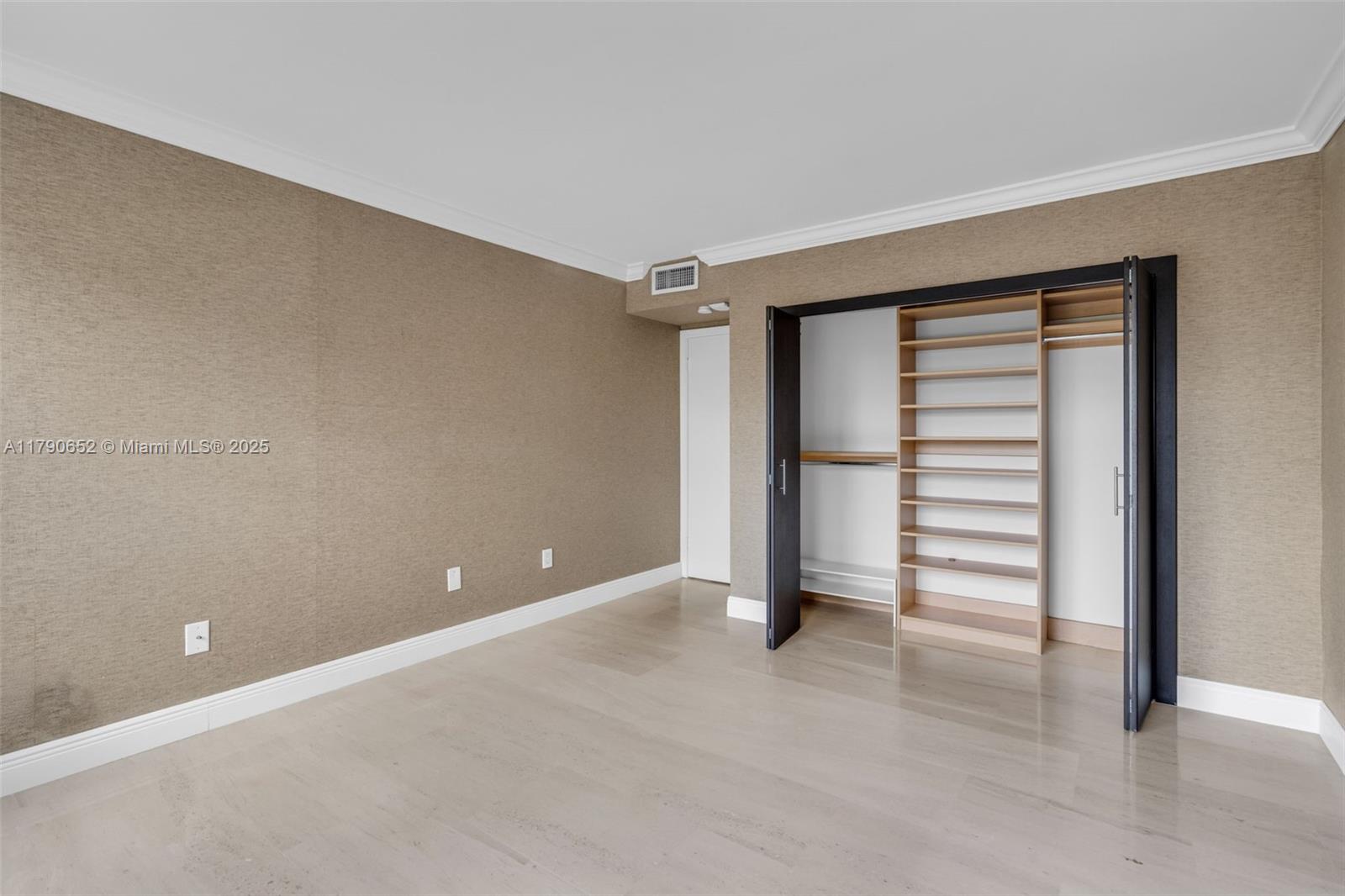 155 Ocean Lane Dr #300, Key Biscayne FL 33149