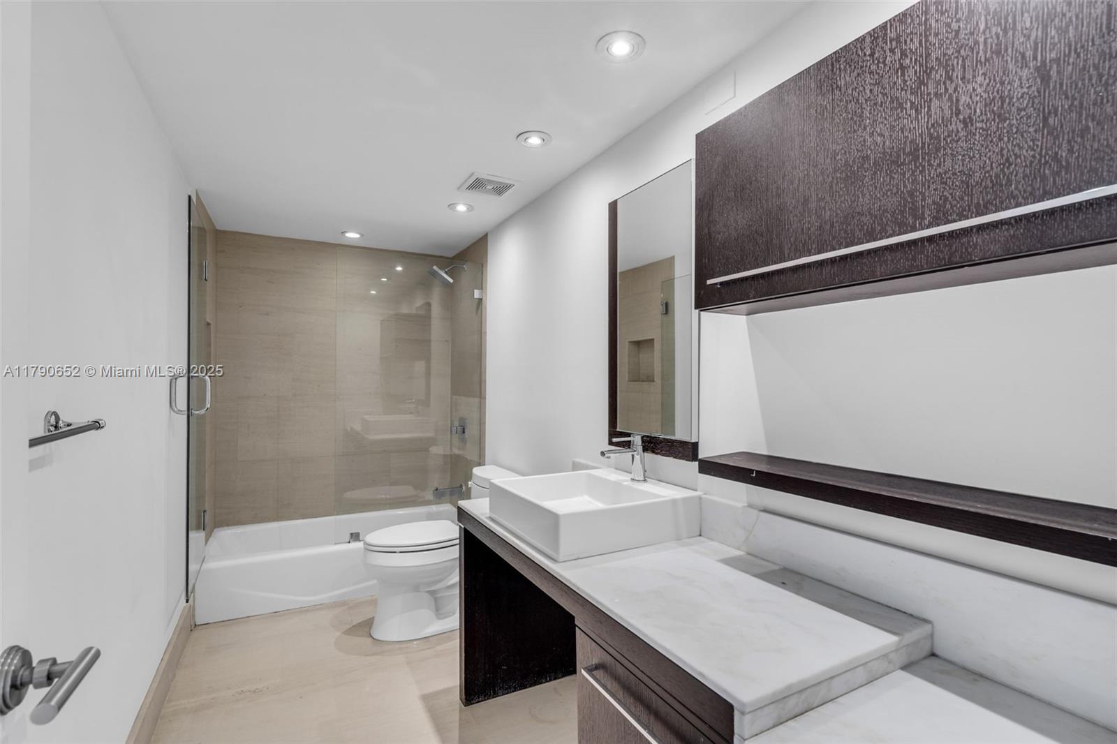 155 Ocean Lane Dr #300, Key Biscayne FL 33149