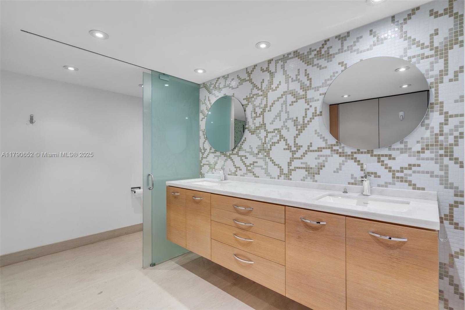 155 Ocean Lane Dr #300, Key Biscayne FL 33149