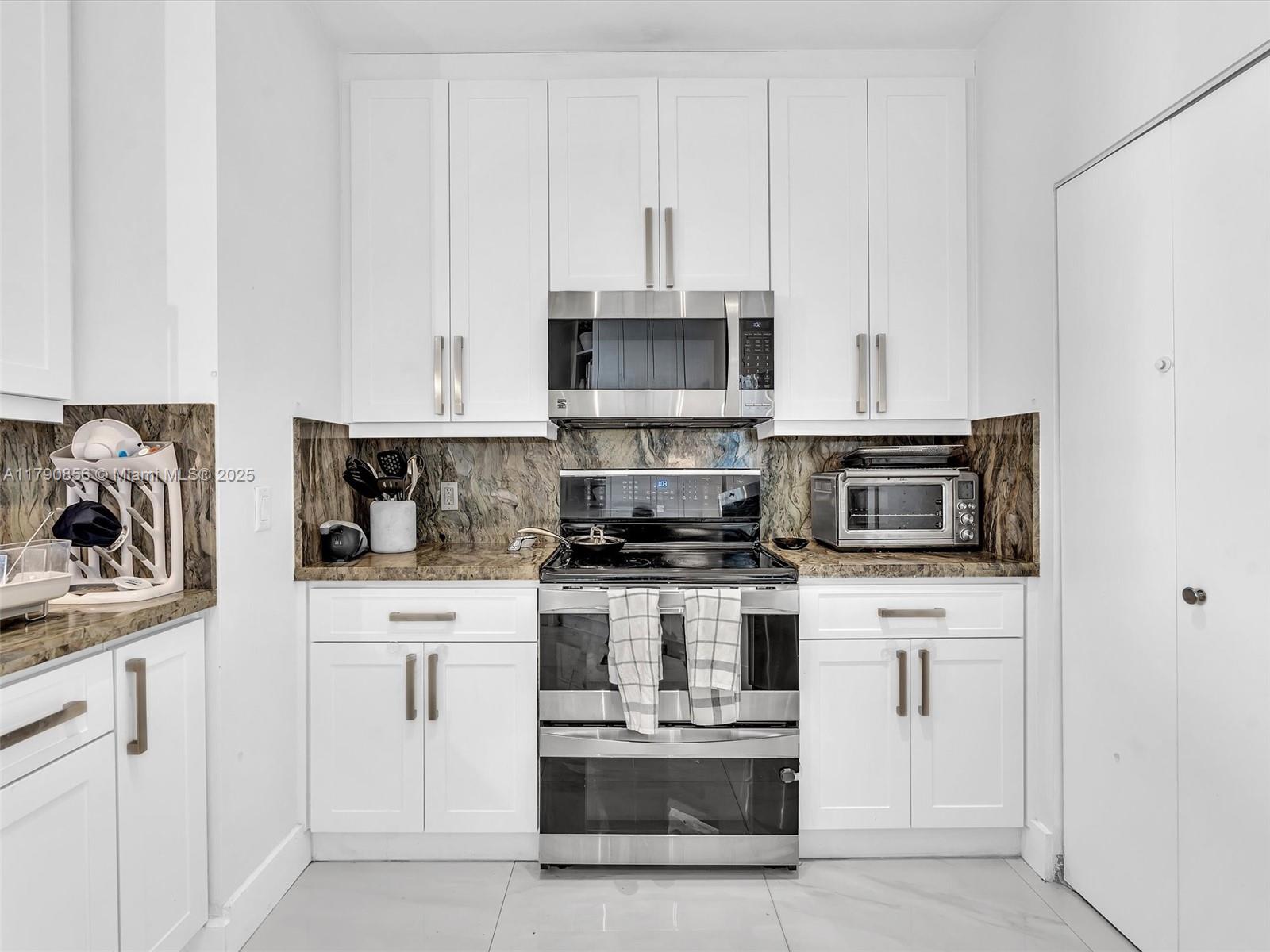 888 Brickell Key Dr #2709, Miami FL 33131