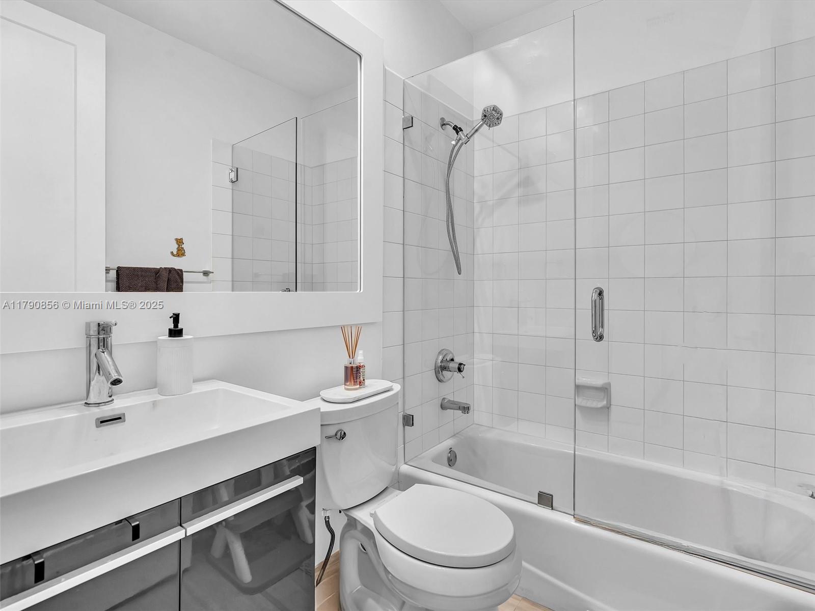 888 Brickell Key Dr #2709, Miami FL 33131