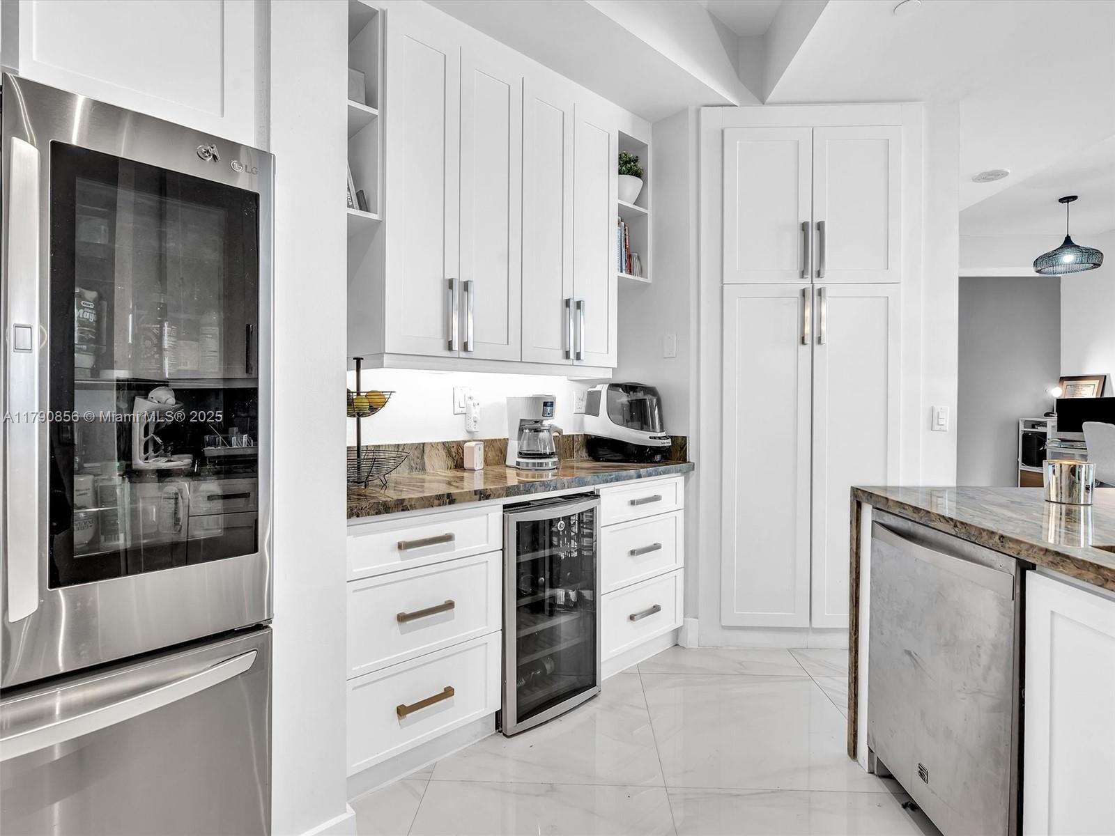 888 Brickell Key Dr #2709, Miami FL 33131