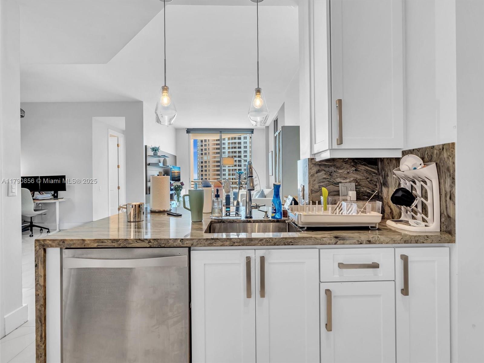 888 Brickell Key Dr #2709, Miami FL 33131