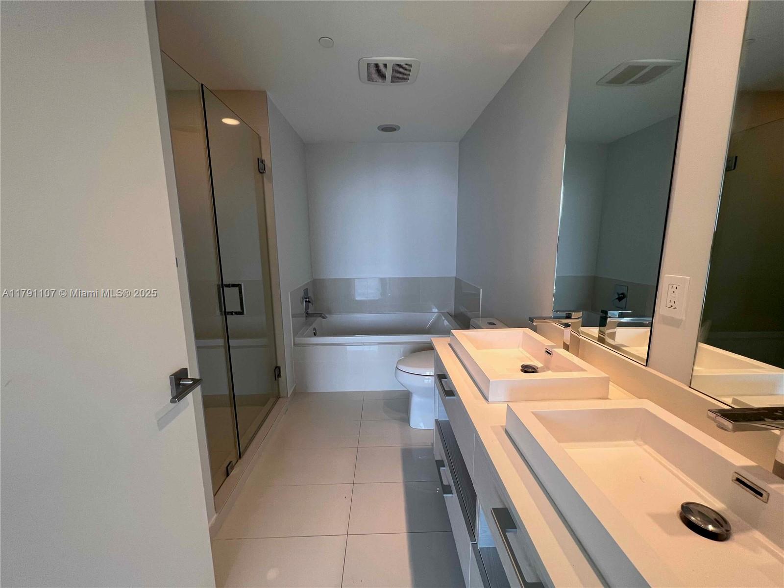 45 SW 9th St #3703, Miami FL 33130