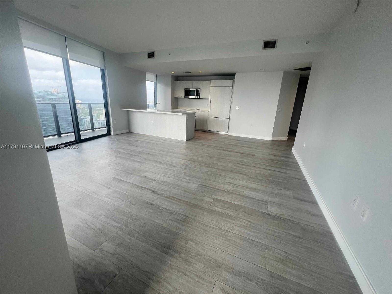 45 SW 9th St #3703, Miami FL 33130