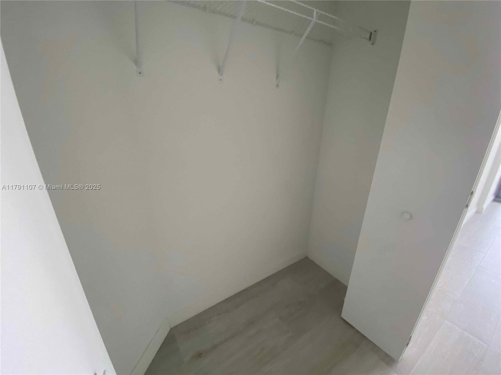 45 SW 9th St #3703, Miami FL 33130