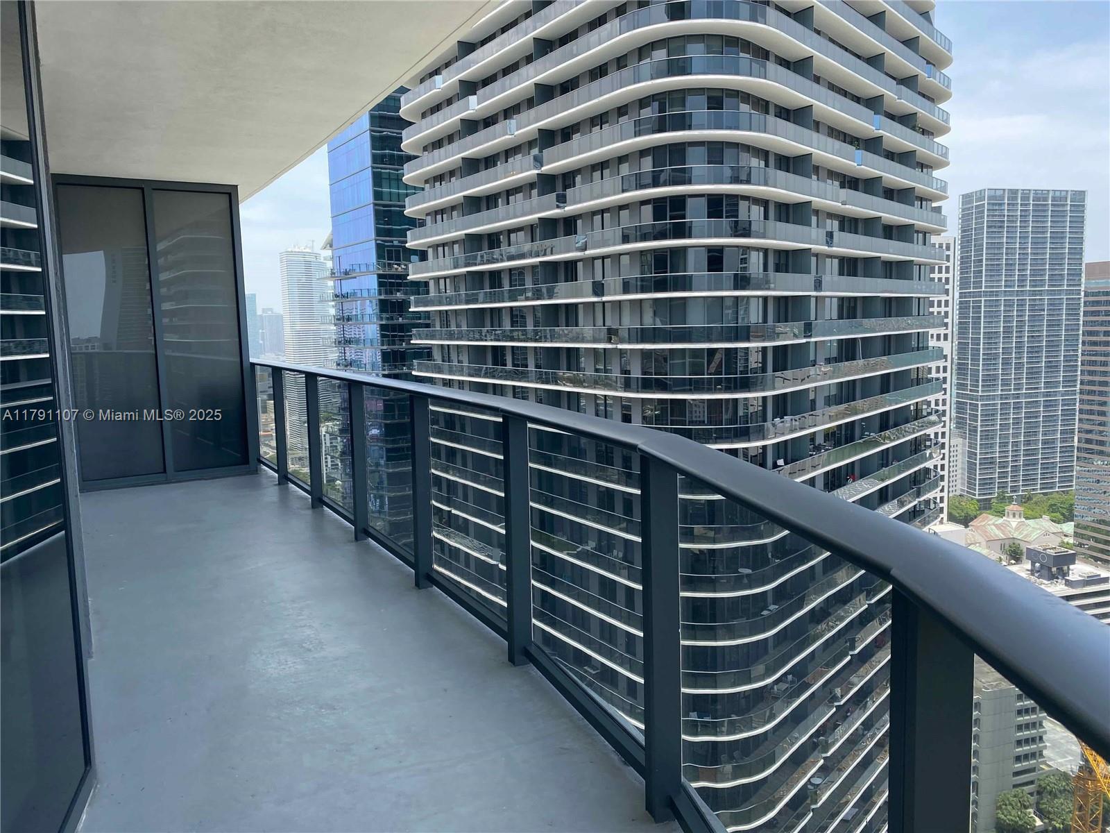 45 SW 9th St #3703, Miami FL 33130