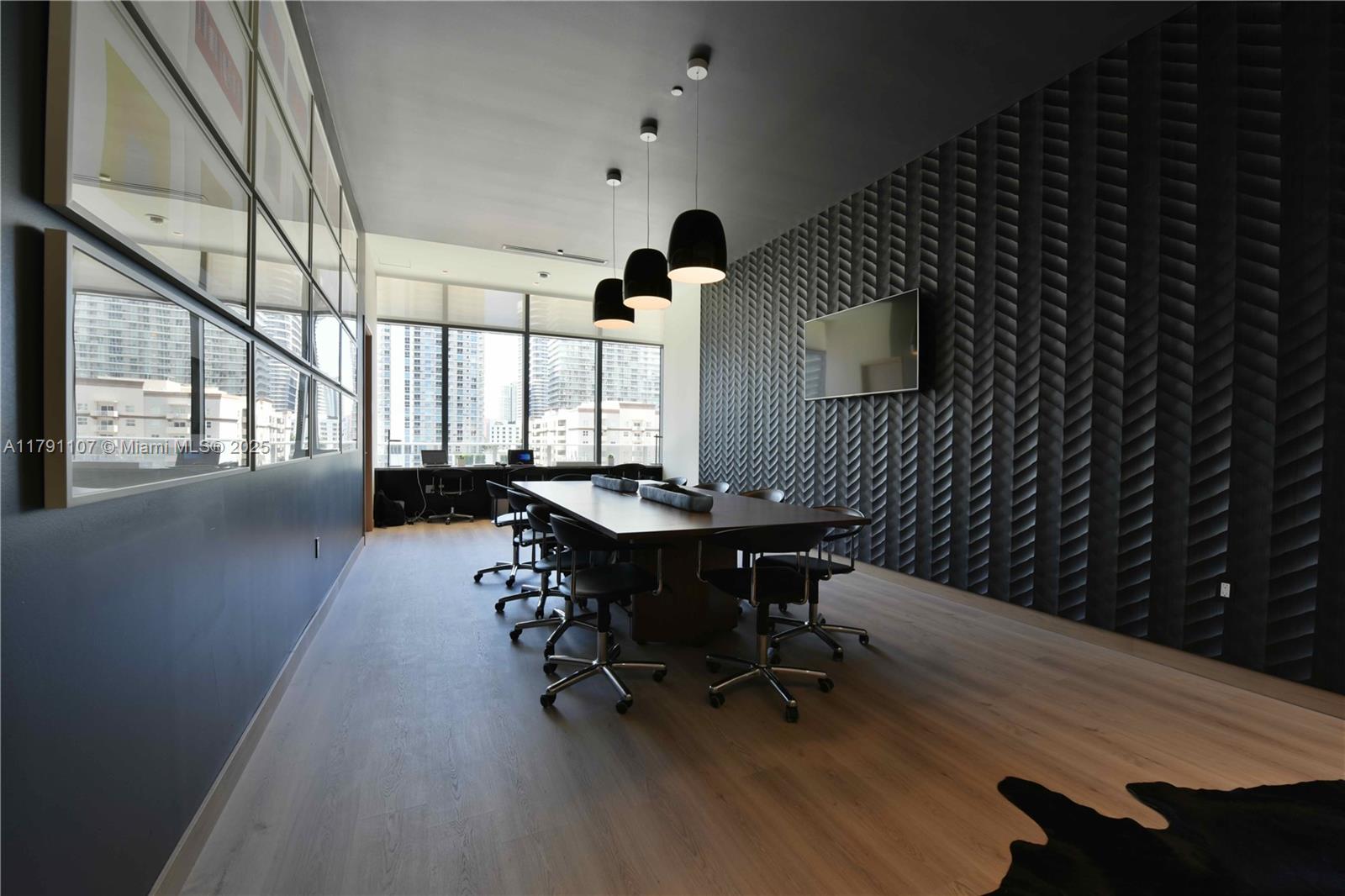 45 SW 9th St #3703, Miami FL 33130