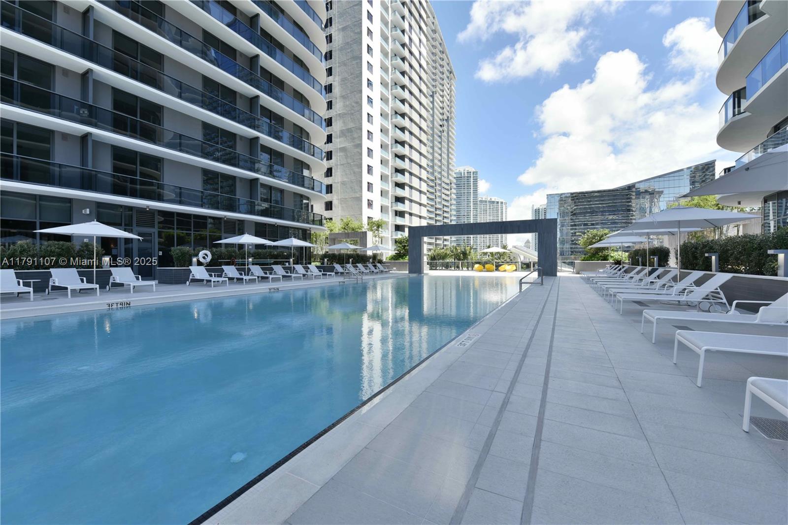 45 SW 9th St #3703, Miami FL 33130
