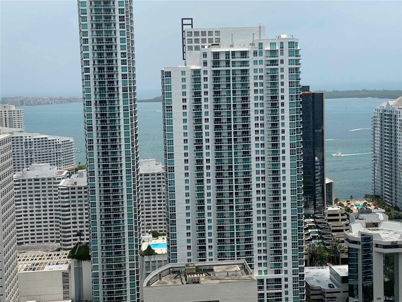 45 SW 9th St #3703, Miami FL 33130