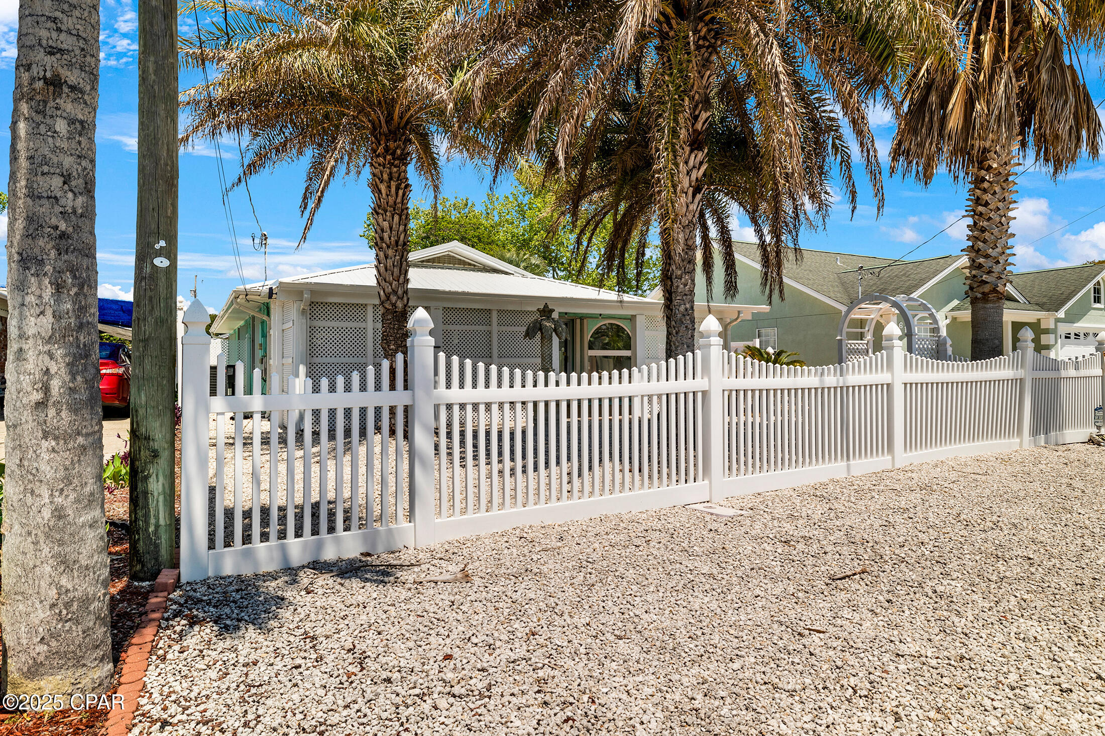 Image 3 For 643 Poinsettia Court