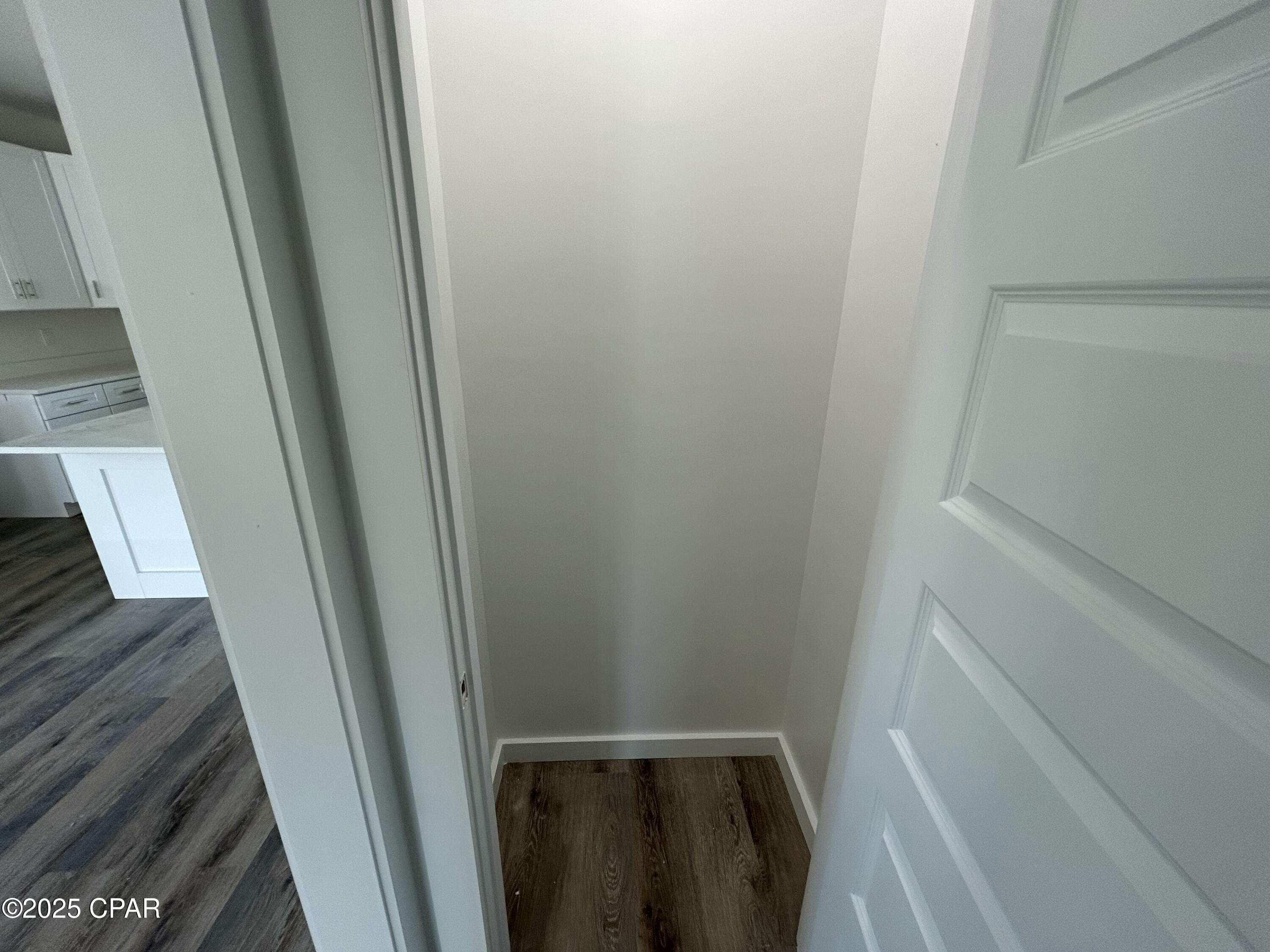 Listing photo id 12 for 5114 Debi Road
