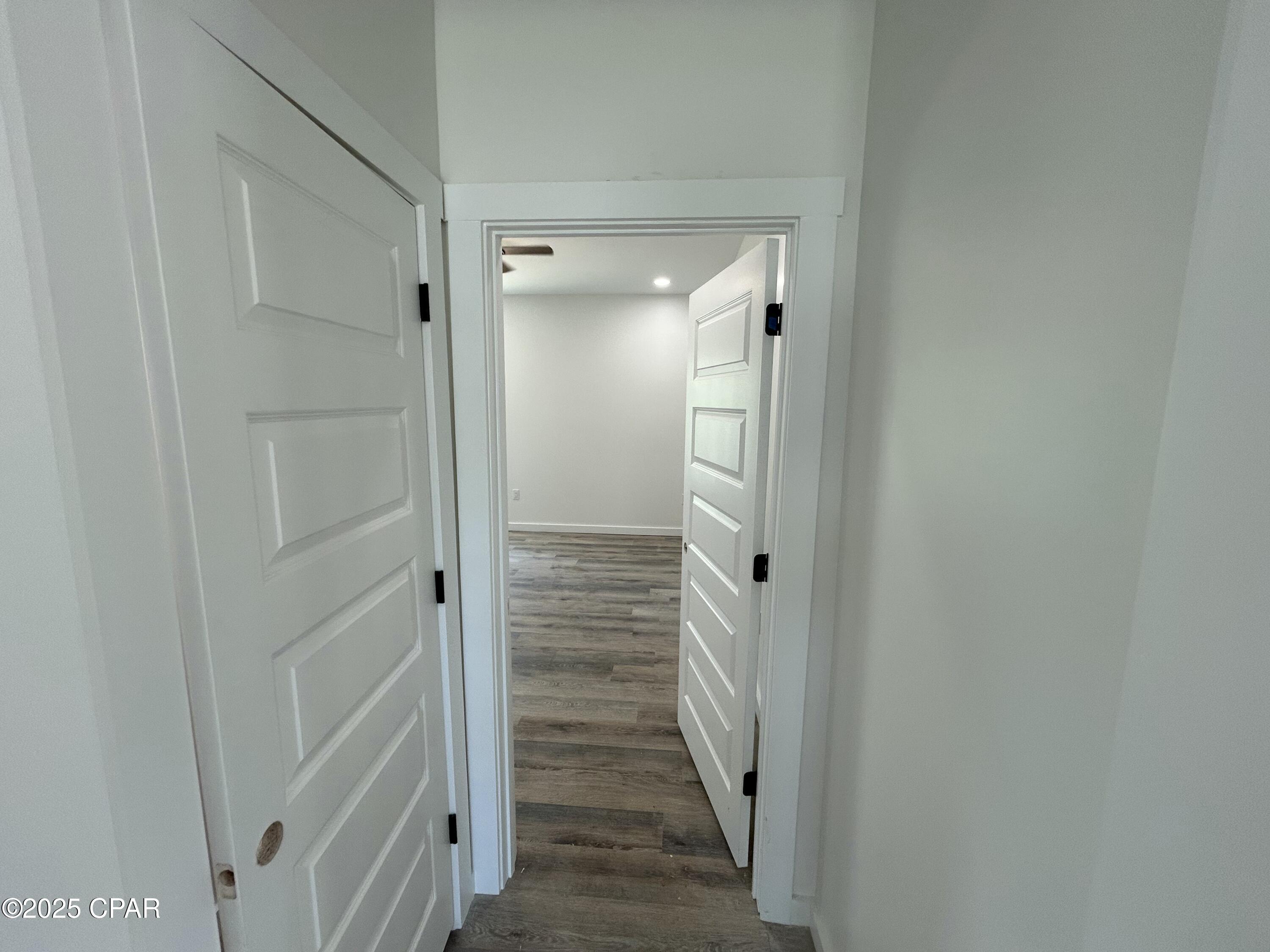 Listing photo id 13 for 5114 Debi Road