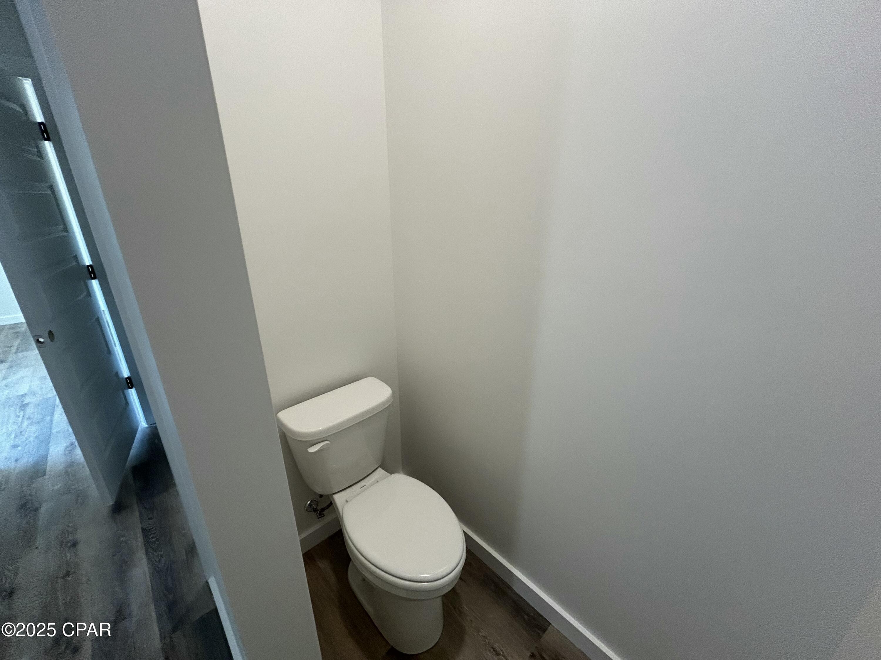 Listing photo id 17 for 5114 Debi Road