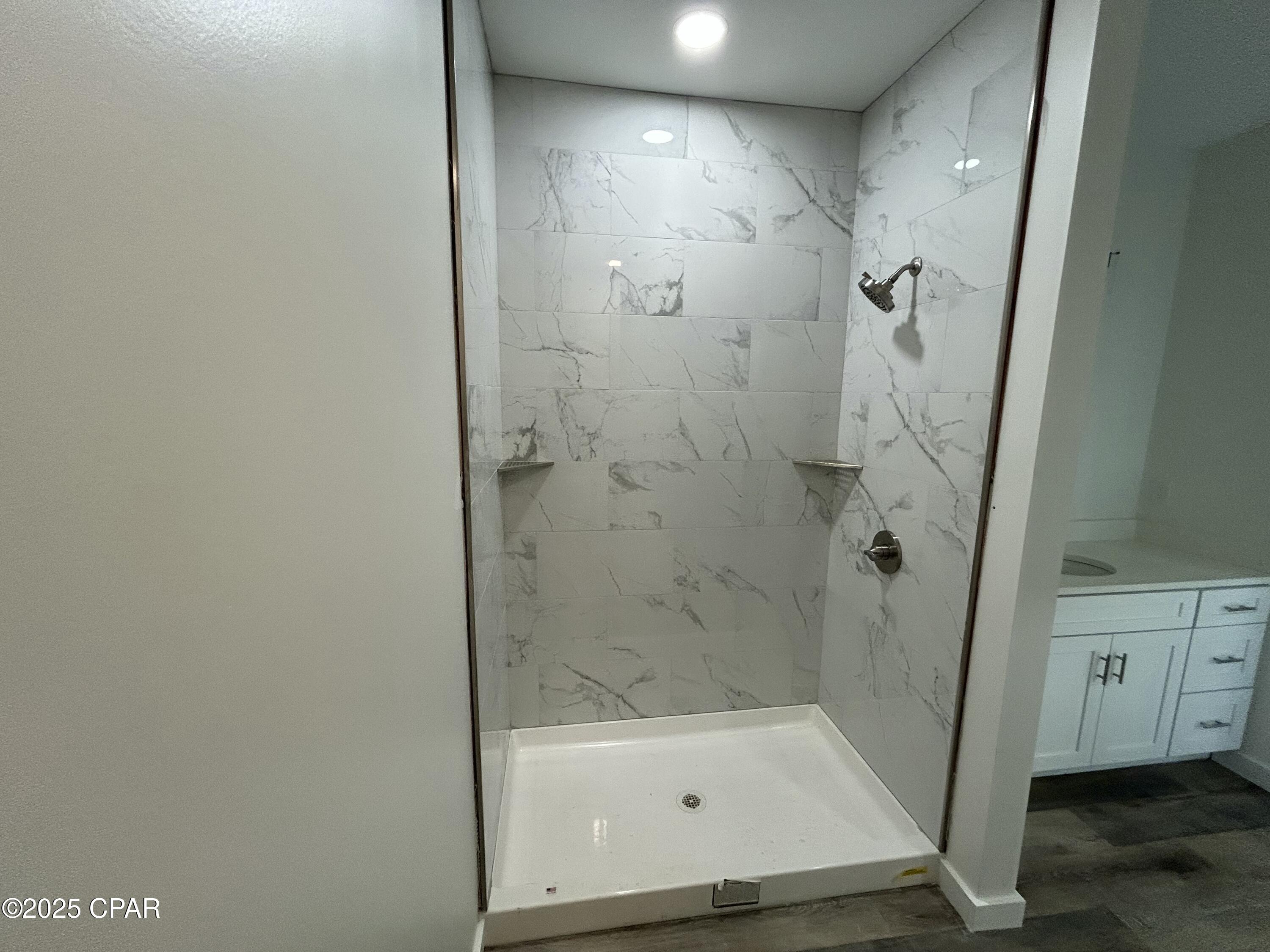 Listing photo id 18 for 5114 Debi Road