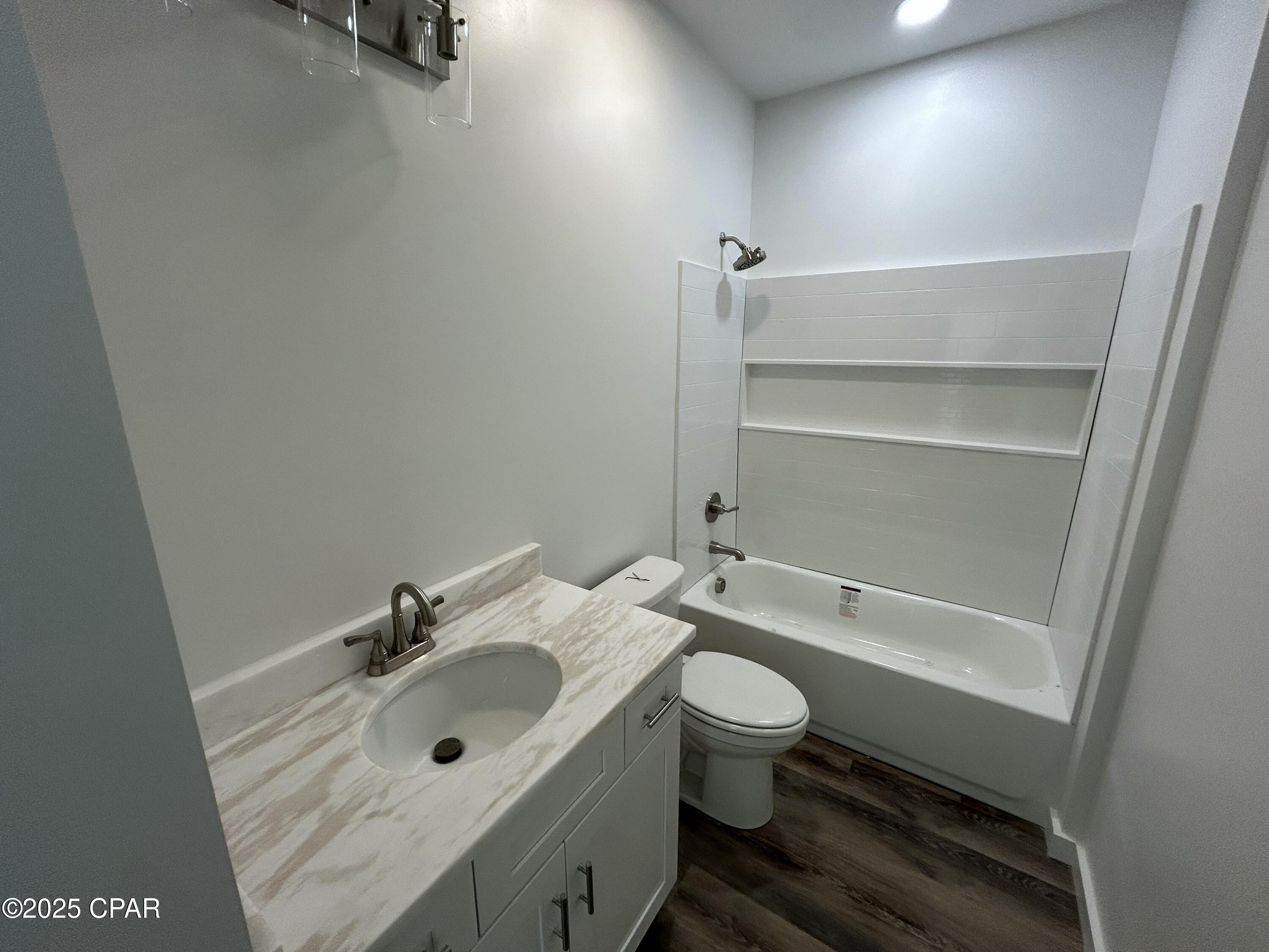 Listing photo id 24 for 5114 Debi Road