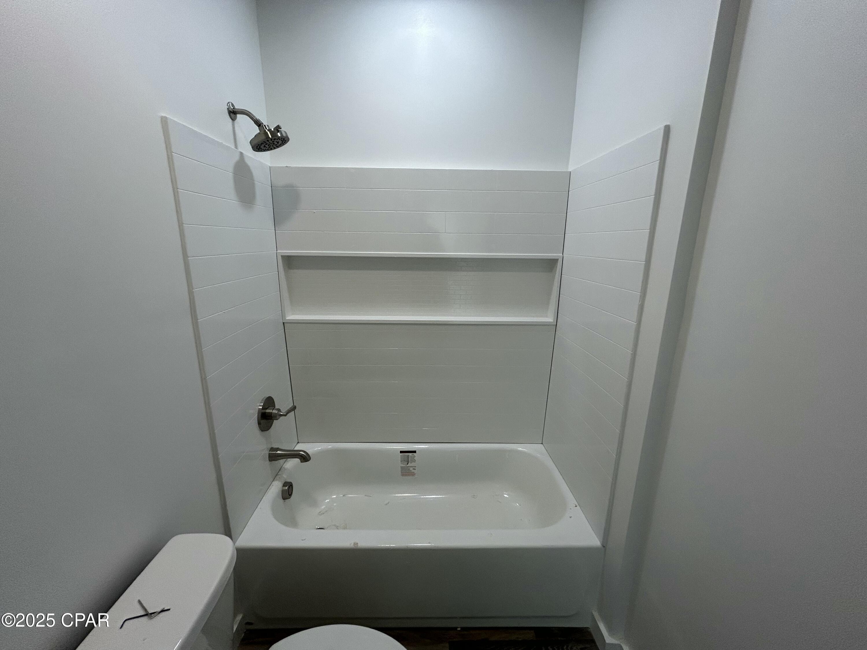 Listing photo id 25 for 5114 Debi Road