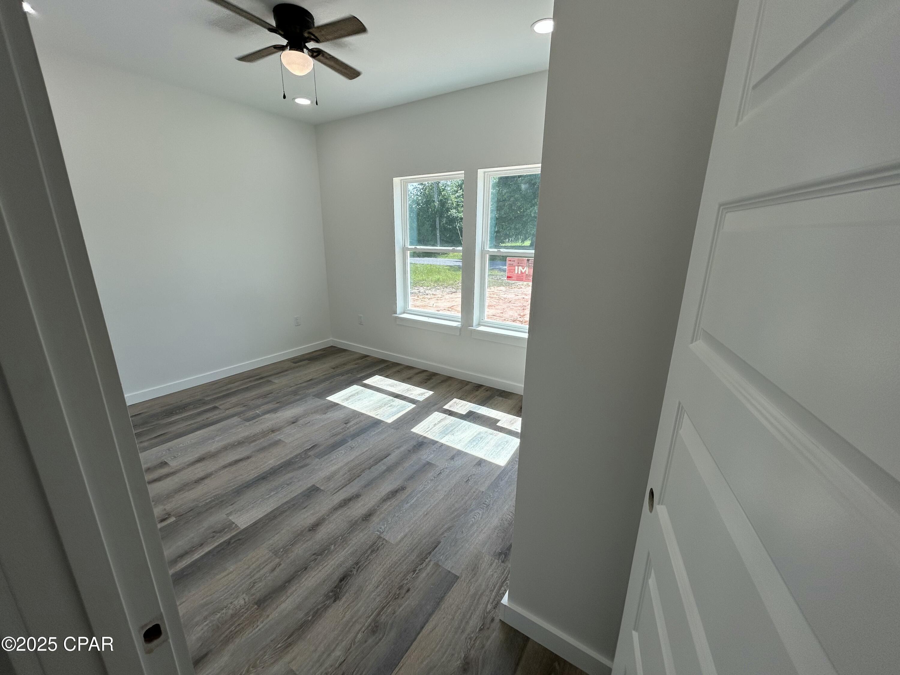 Listing photo id 26 for 5114 Debi Road