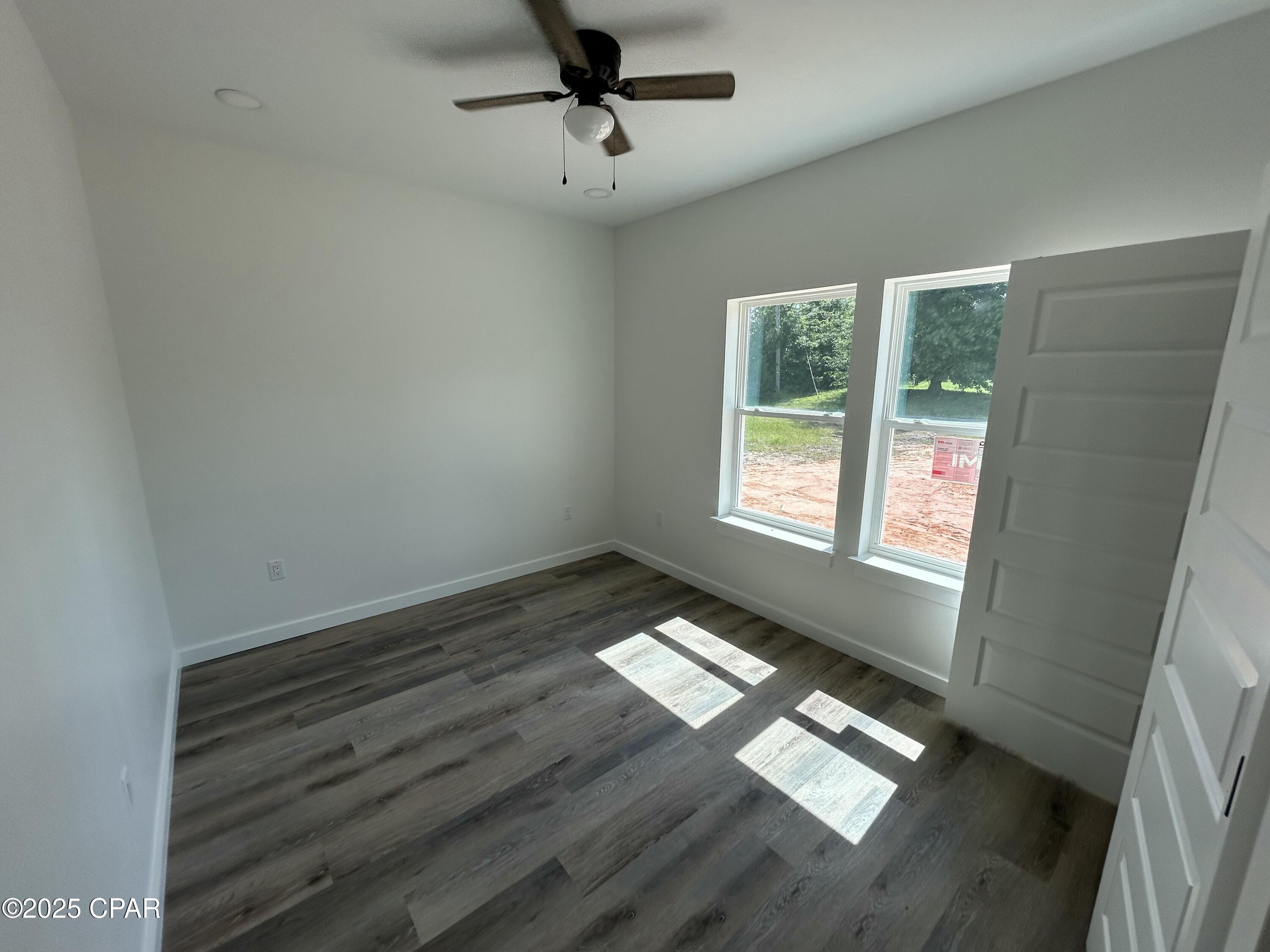 Listing photo id 28 for 5114 Debi Road