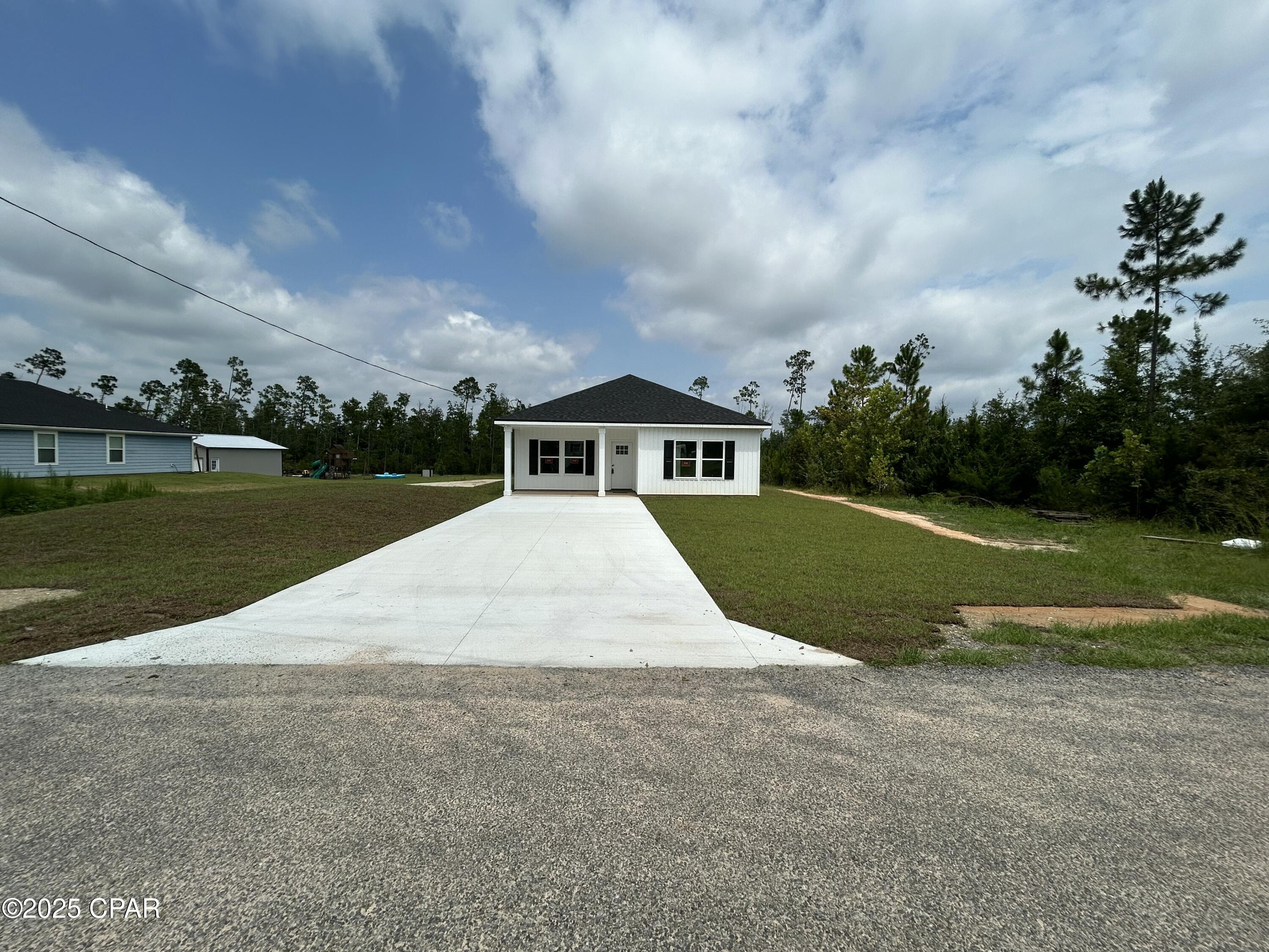 Listing photo id 3 for 5114 Debi Road