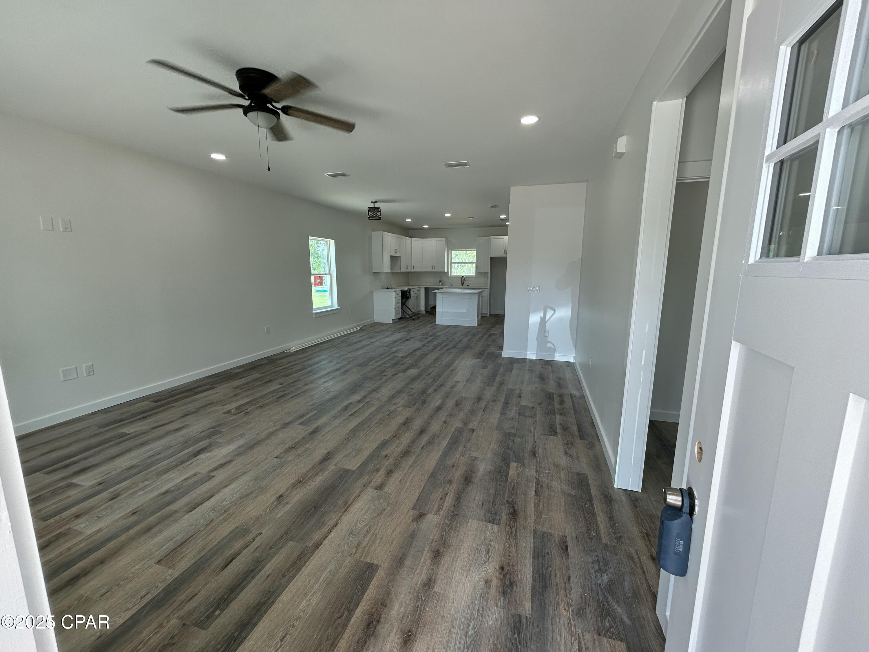 Listing photo id 4 for 5114 Debi Road