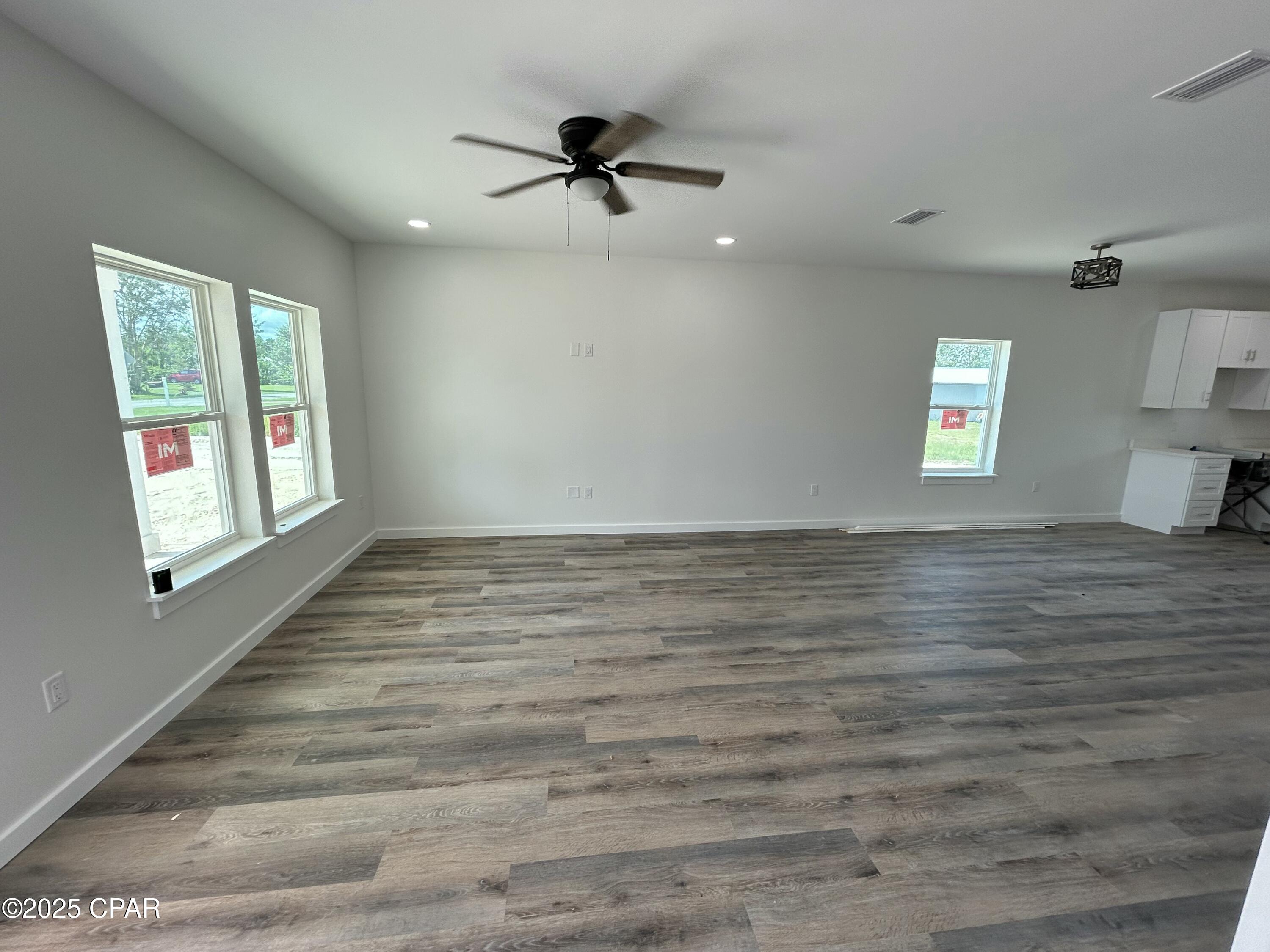 Listing photo id 6 for 5114 Debi Road