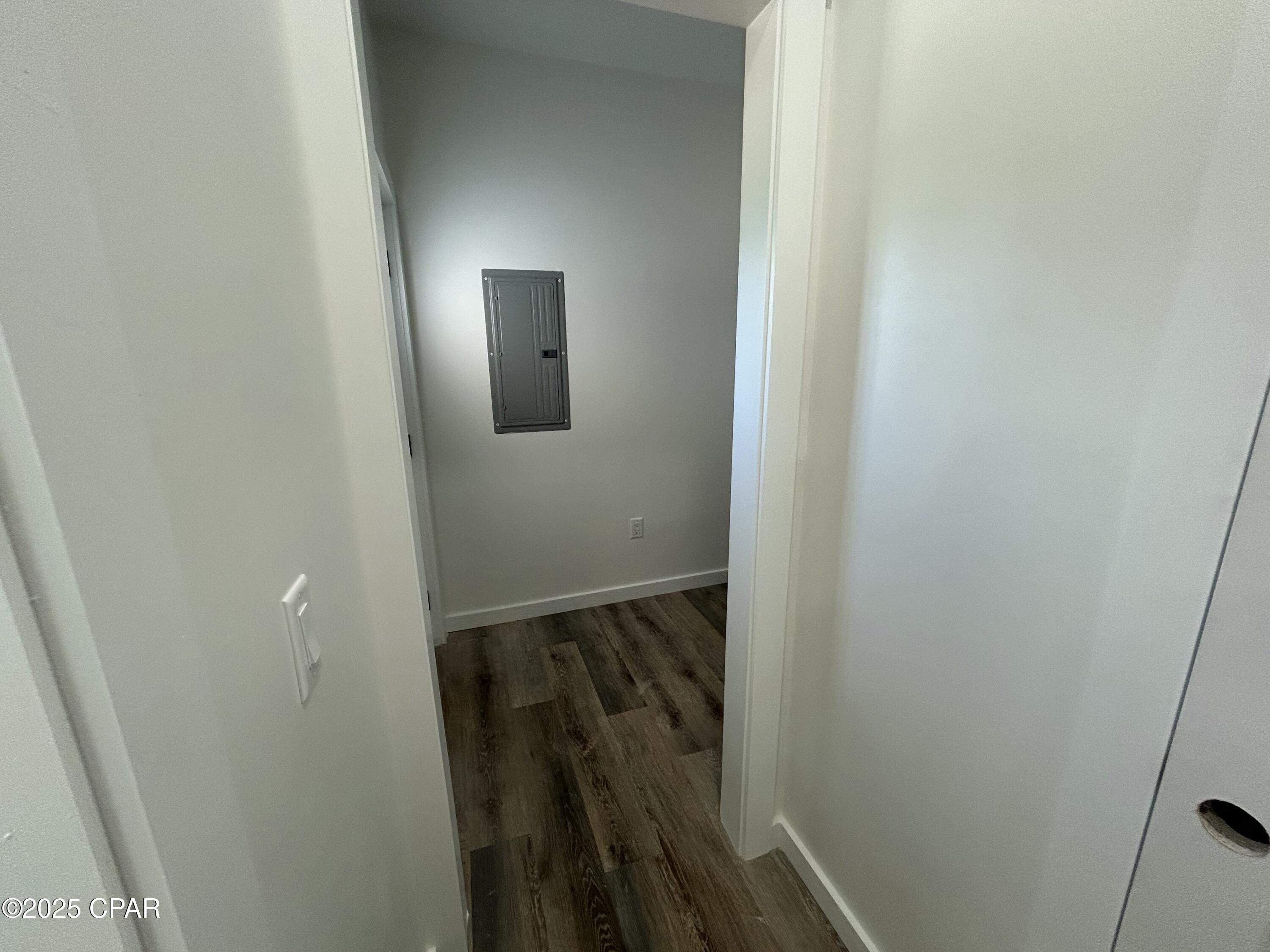 Listing photo id 9 for 5114 Debi Road