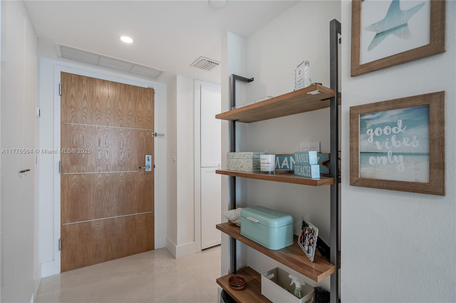 400 S Pointe Dr #702, Miami Beach FL 33139