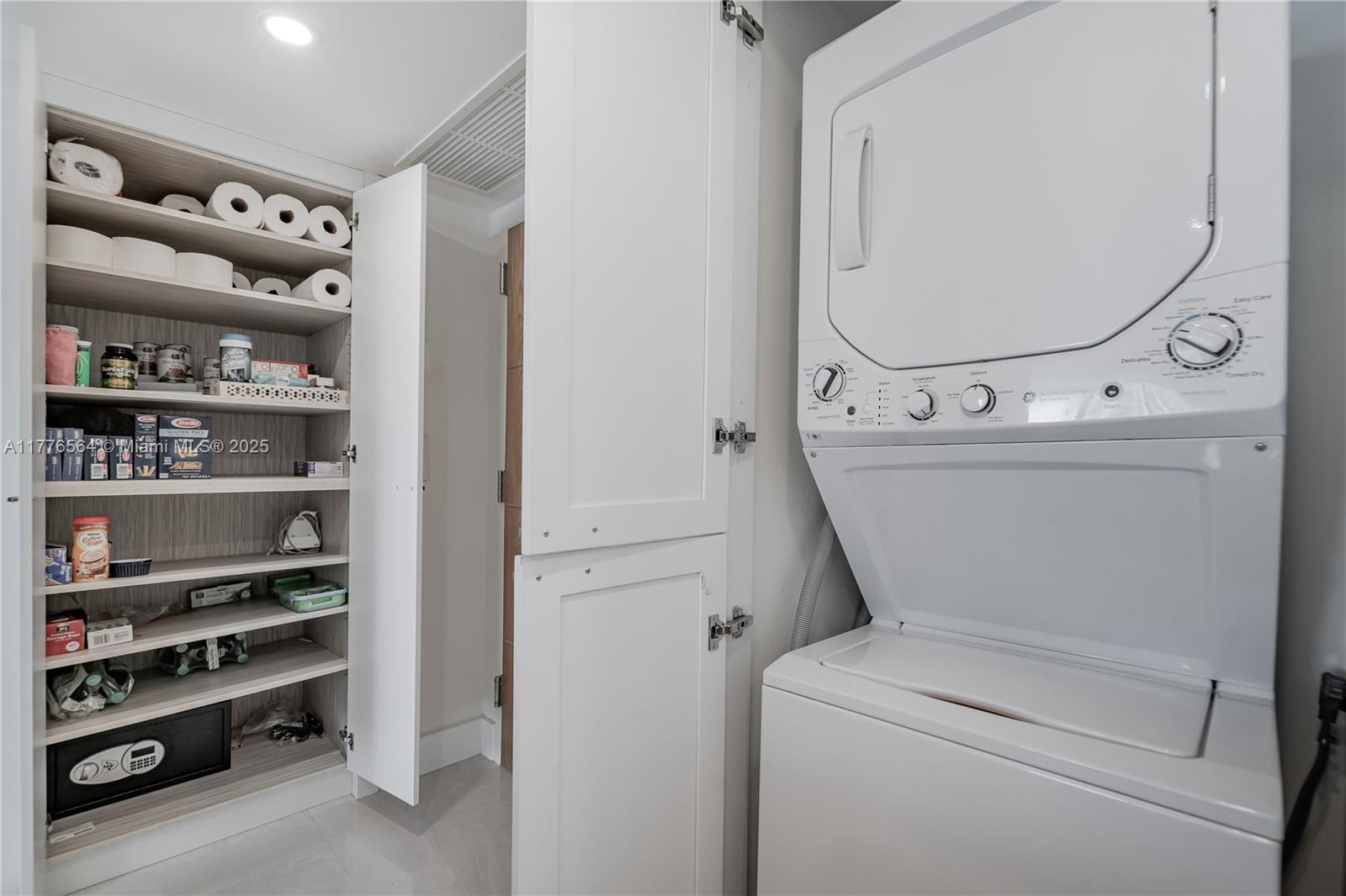 400 S Pointe Dr #702, Miami Beach FL 33139