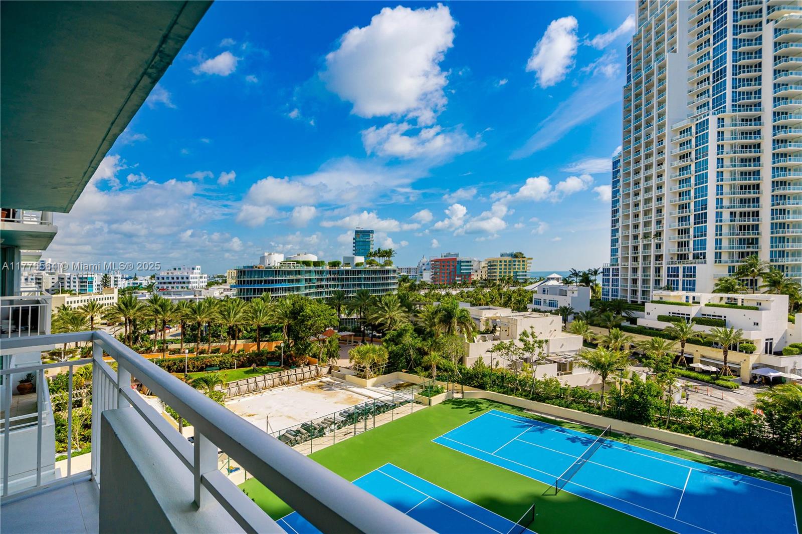 400 S Pointe Dr #702, Miami Beach FL 33139