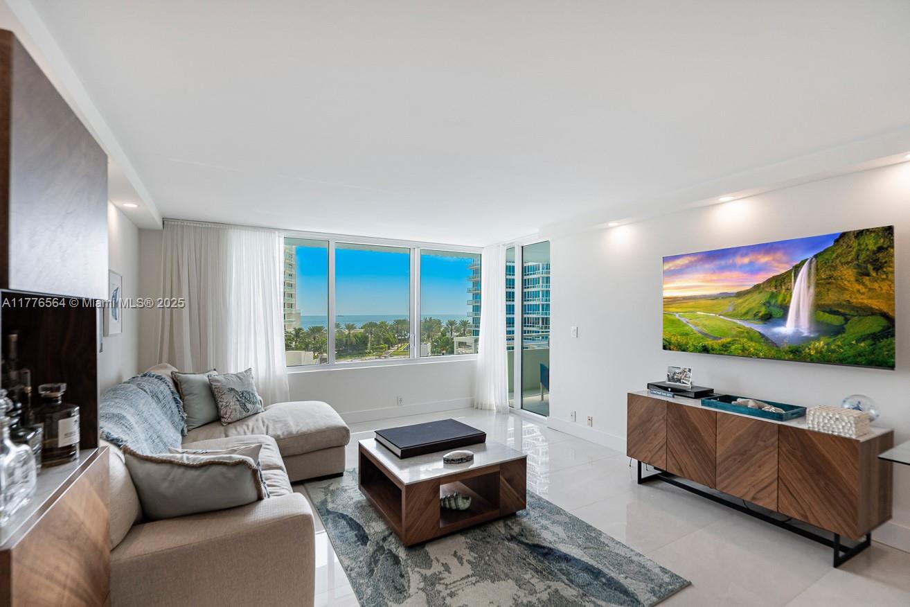400 S Pointe Dr #702, Miami Beach FL 33139