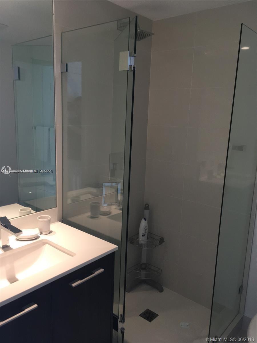 45 SW 9th St #1903, Miami FL 33130