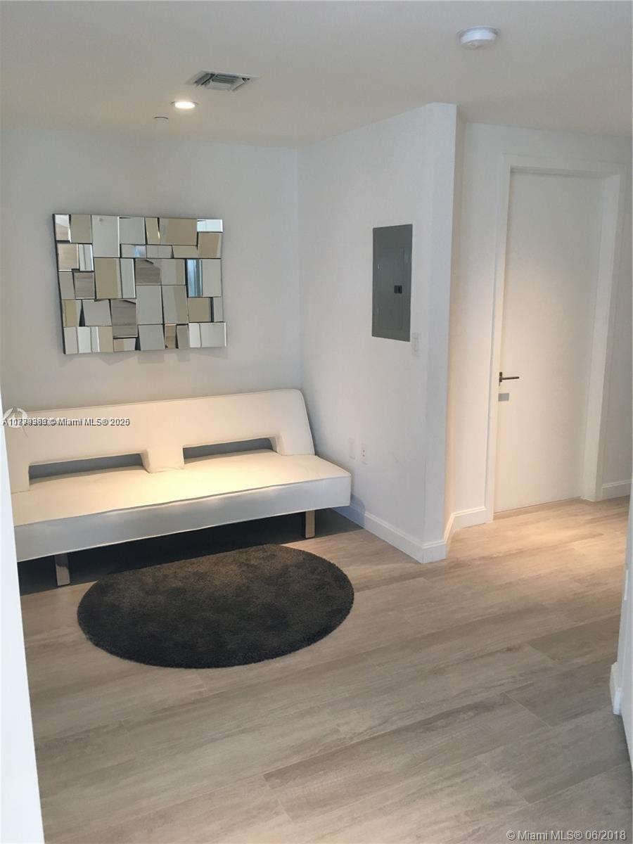 45 SW 9th St #1903, Miami FL 33130
