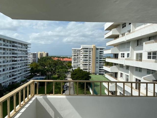 177 Ocean Lane Dr #909, Key Biscayne FL 33149