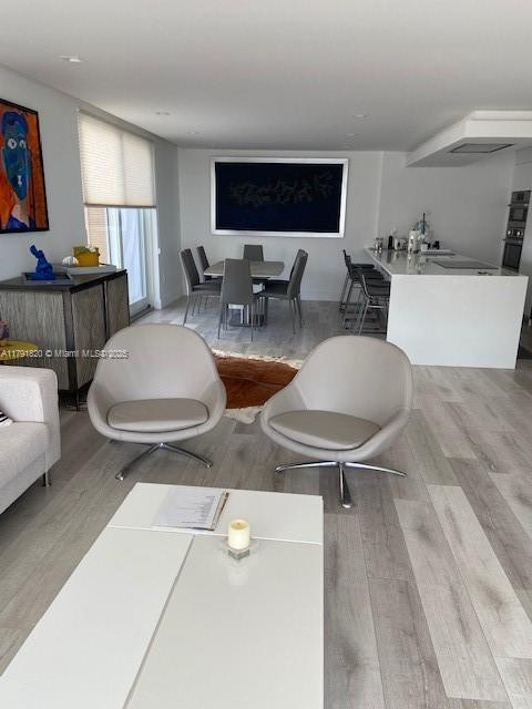 177 Ocean Lane Dr #909, Key Biscayne FL 33149