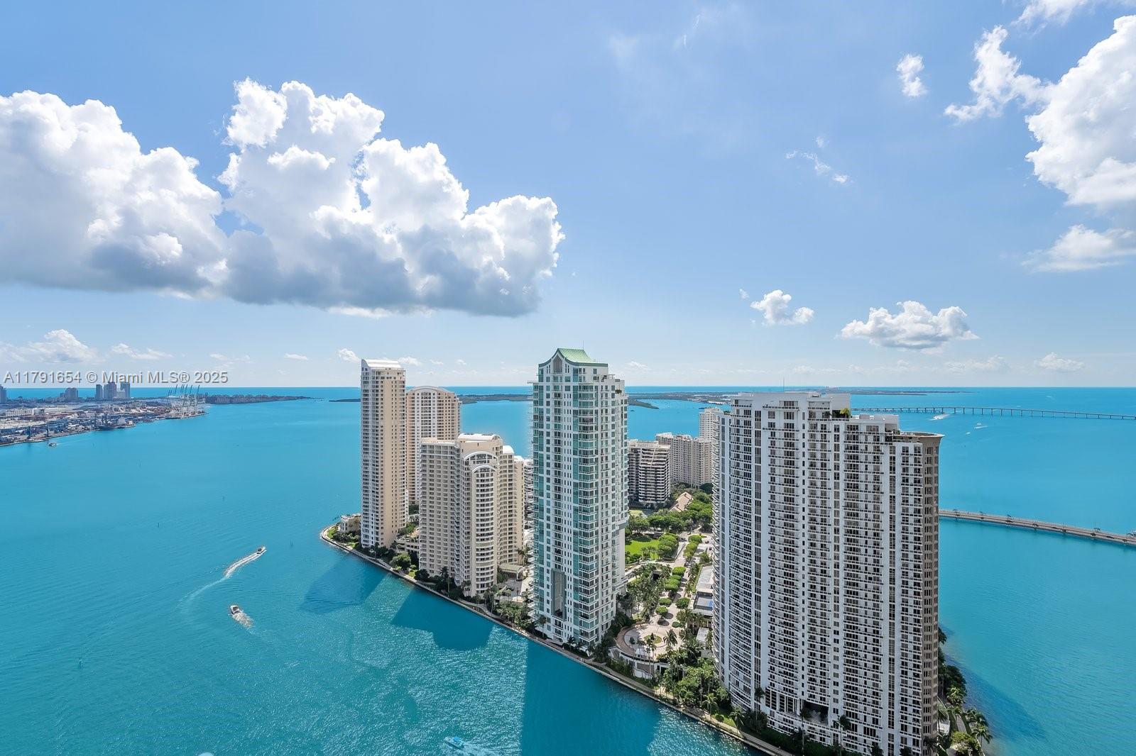 300 S Biscayne Blvd #PH-3902, Miami FL 33131