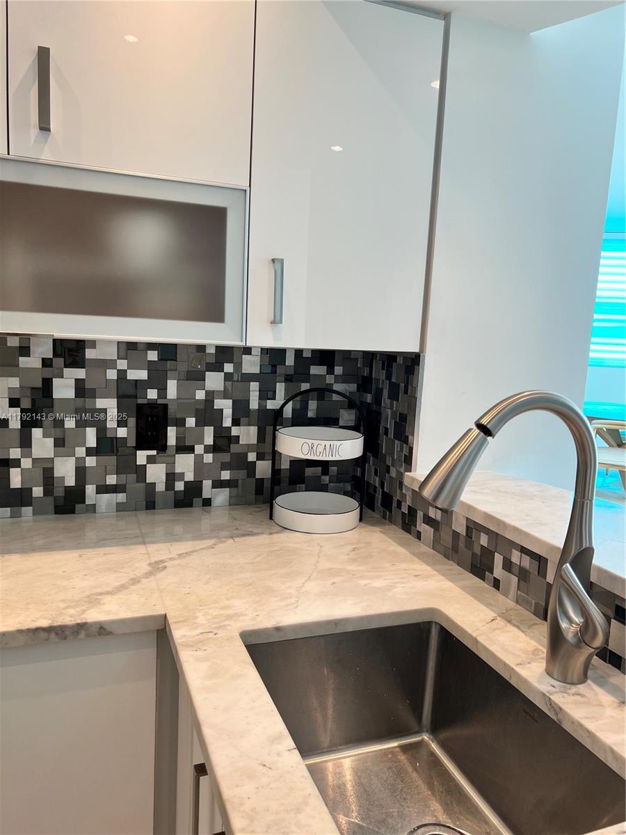 2475 Brickell Ave #2207, Miami FL 33129